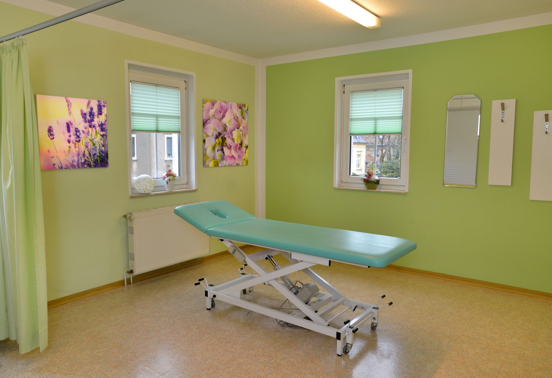 Innenansicht der Praxisräume mit moderner Ausstattung