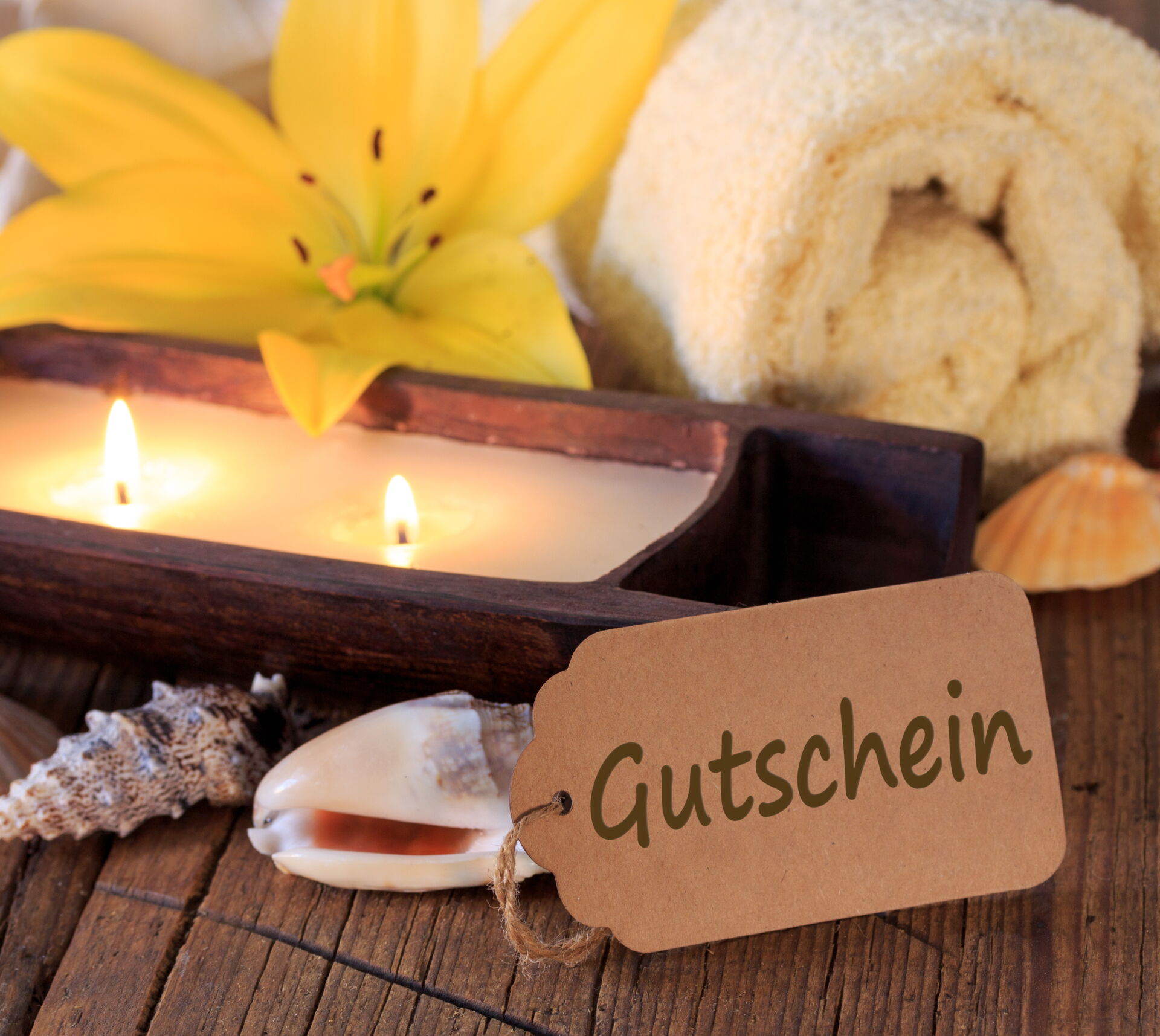 Dekorative Kerze + Hinweiszettel: Gutschein